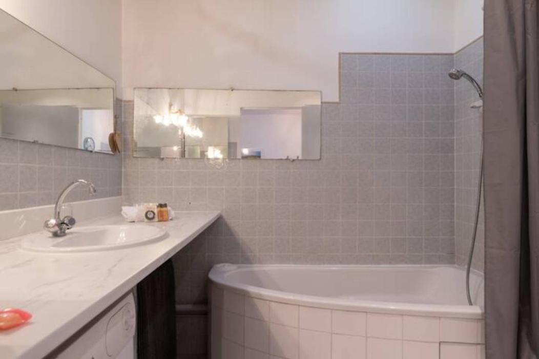 Grand Appartement Lumineux Pour 2 A 4 Personnes A Avignon Intra-Muros Wifi Gratuit Eksteriør billede